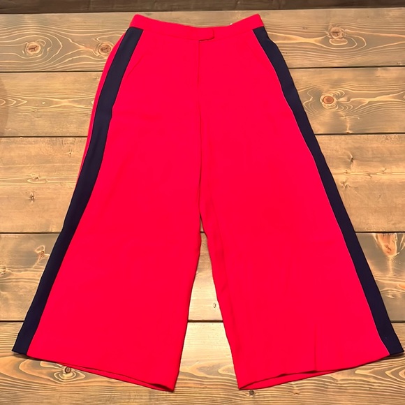 Michael By Michael Kors Wide Leg Cropped Pant in Red w/ Navy Side Stripe. - Picture 1 of 4